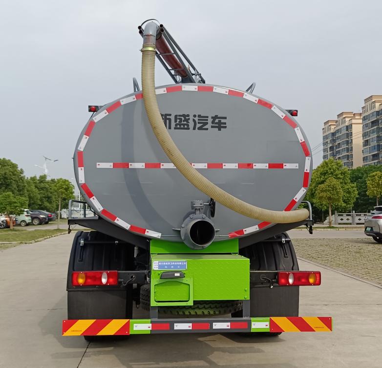 吸粪车图片