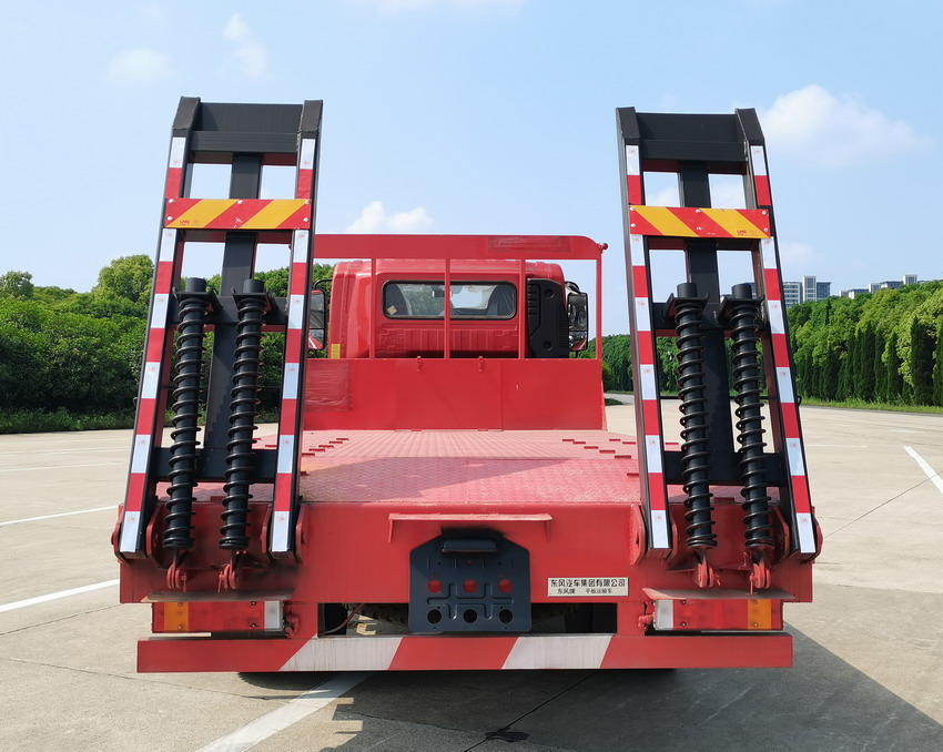 東風(fēng)牌EQ5183TPBL6D21平板運輸車公告圖片
