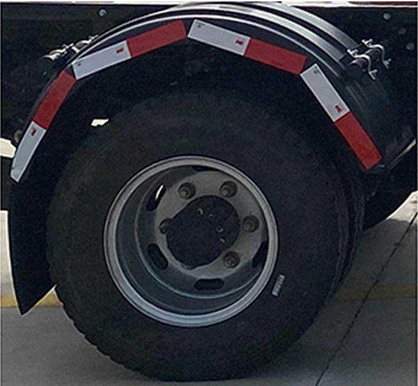 帝王環(huán)衛(wèi)牌HDW5082ZXXQL6車廂可卸式垃圾車公告圖片