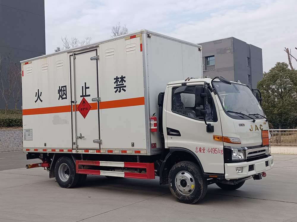 程力牌CL5045XRQ6BXW易燃气体厢式运输车