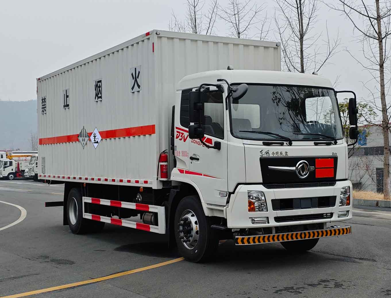 专致牌YZZ5183XZWDFV6杂项危险物品厢式运输车