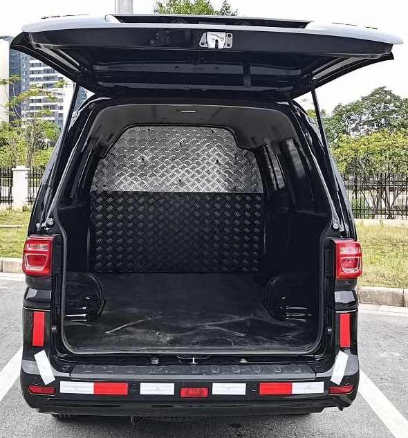 東風(fēng)牌LZ5020XXYN16B1廂式運(yùn)輸車公告圖片