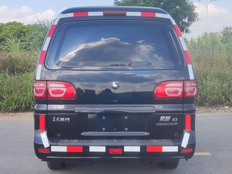 東風(fēng)牌LZ5020XXYN16B1廂式運(yùn)輸車公告圖片