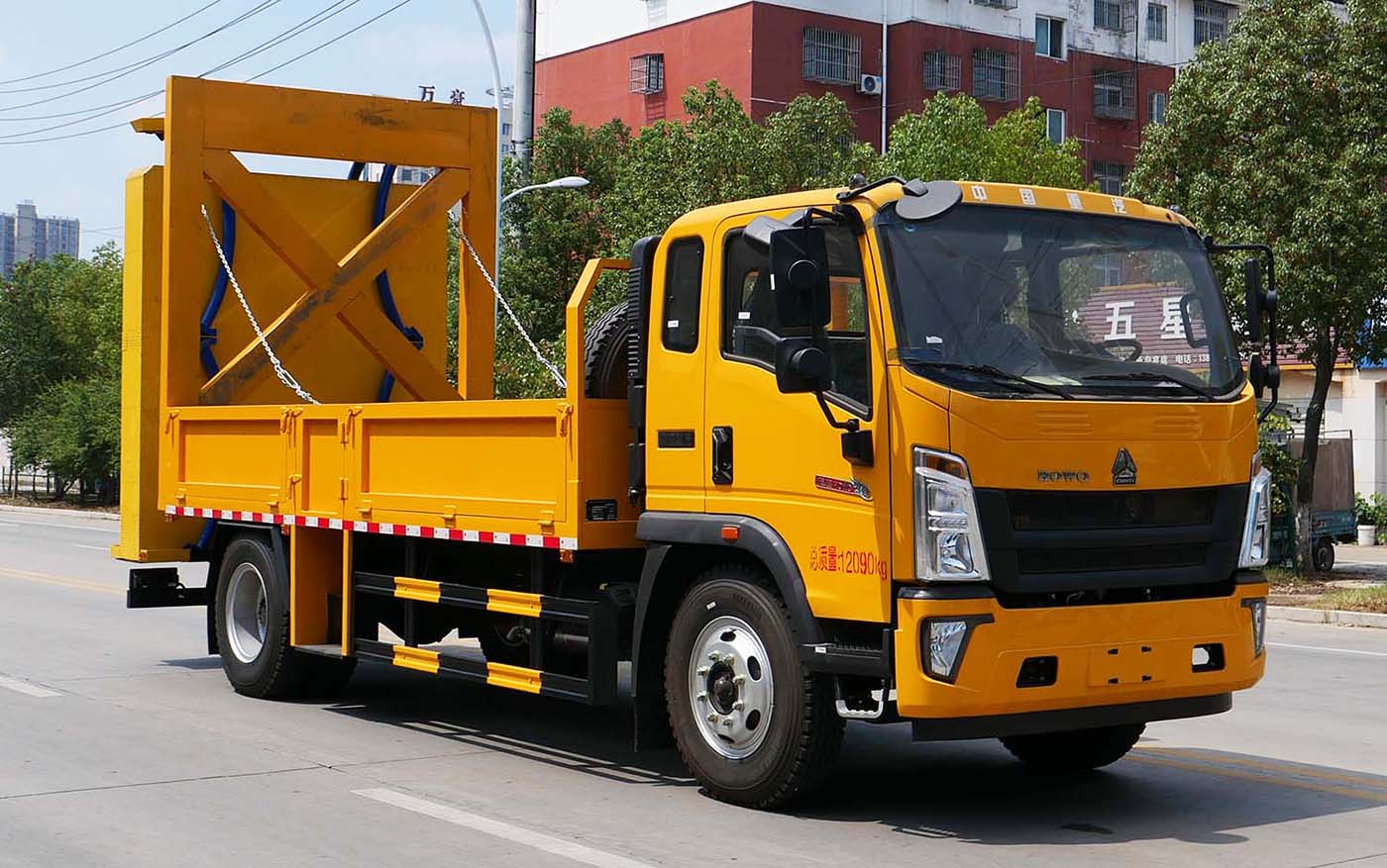 华通牌HCQ5121TFZZZ6防撞缓冲车