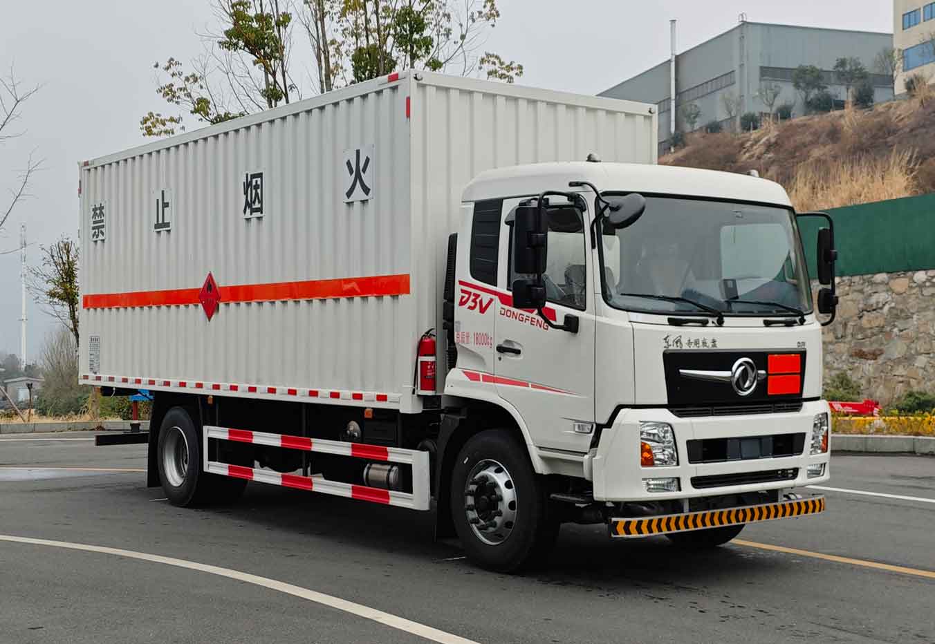 专致牌YZZ5183XRQDFV6易燃气体厢式运输车