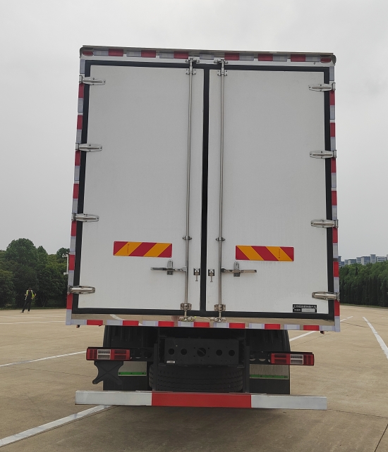 歐曼牌BJ5319XLCY6GRL-09冷藏車(chē)公告圖片