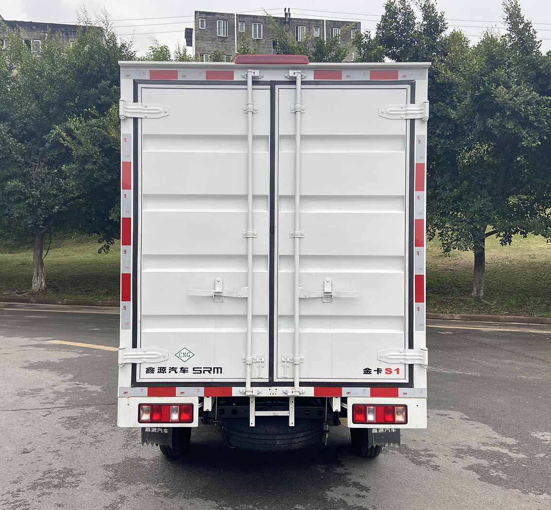 鑫源牌JKC5031XXYD6X0CNG廂式運(yùn)輸車公告圖片