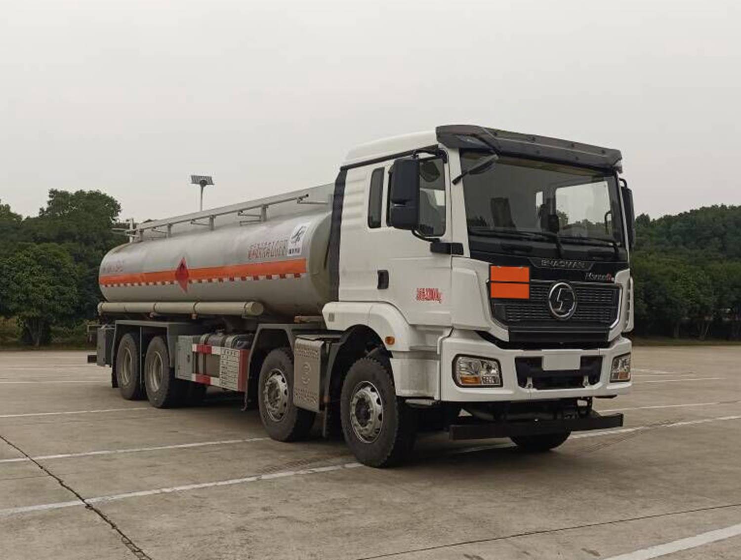 齊星牌QXC5321GRYS6易燃液體罐式運輸車公告圖片