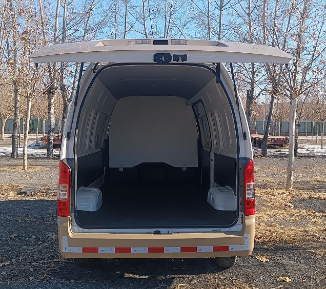福田牌BJ5039XXY-C8厢式运输车公告图片