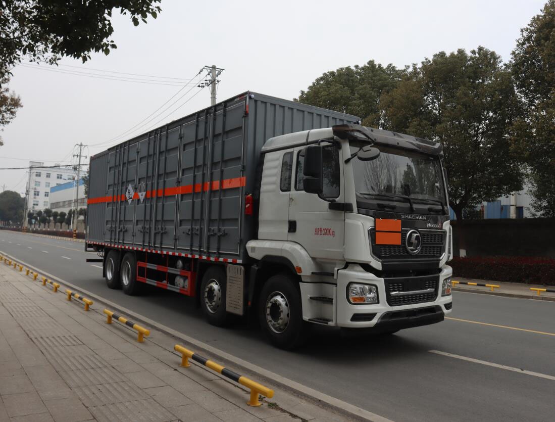 中汽力威牌HLW5329XZW6DS杂项危险物品厢式运输车公告图片