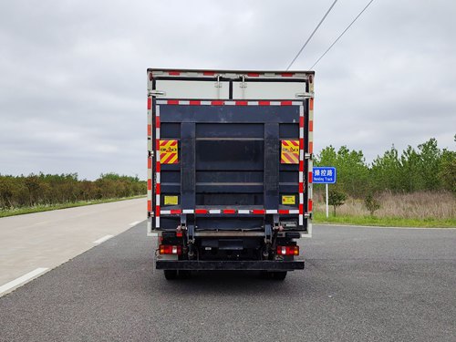 豪曼牌ZZ5048XLCG17ZBEVC純電動(dòng)冷藏車公告圖片
