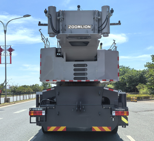 中聯(lián)牌ZLJ5556JQZ200V汽車起重機(jī)公告圖片