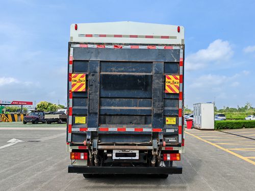 豪曼牌ZZ5048CCYG17ZBEVD純電動倉柵式運輸車公告圖片