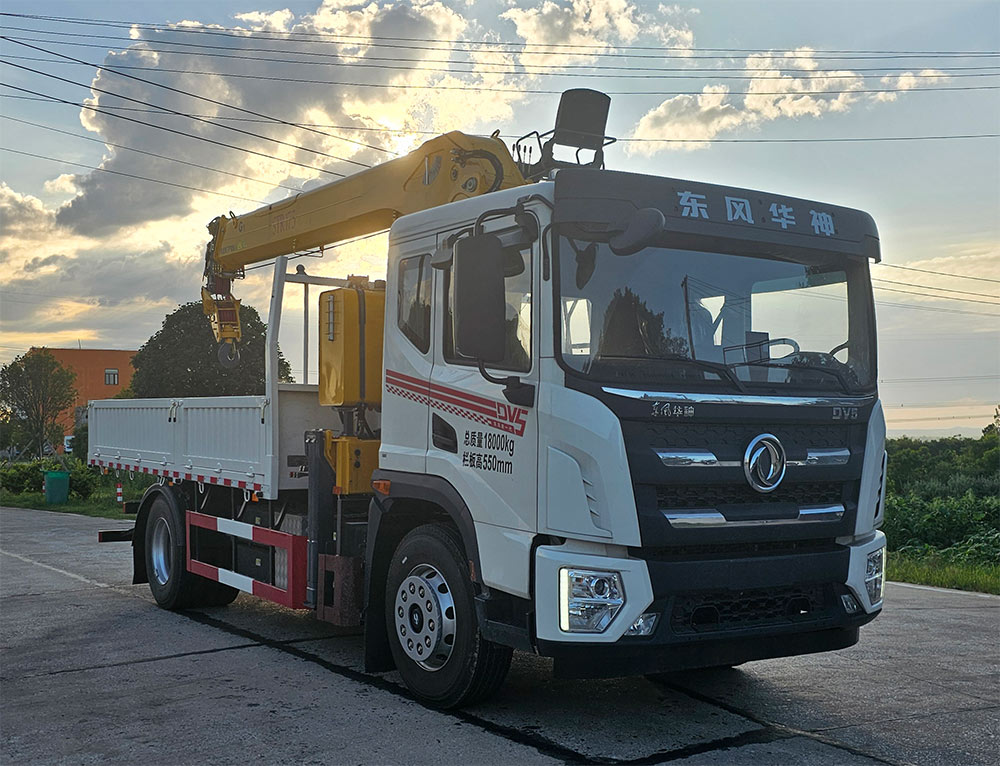 XCL5180JSQBEV型纯电动随车起重运输车图片