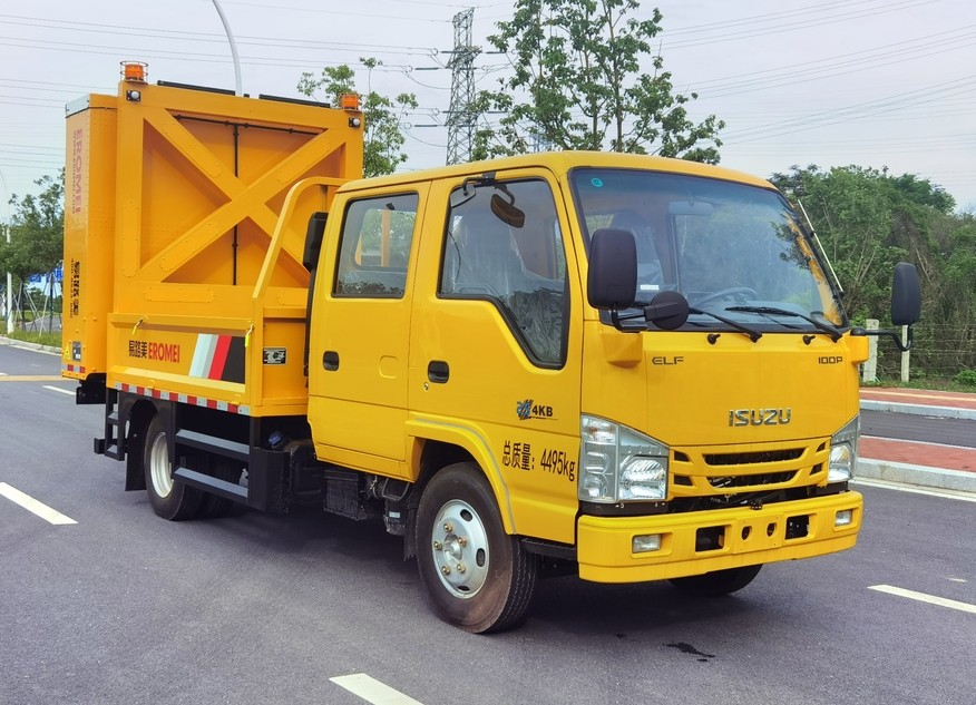 路仕盾牌YLM5044TFZ防撞缓冲车公告图片