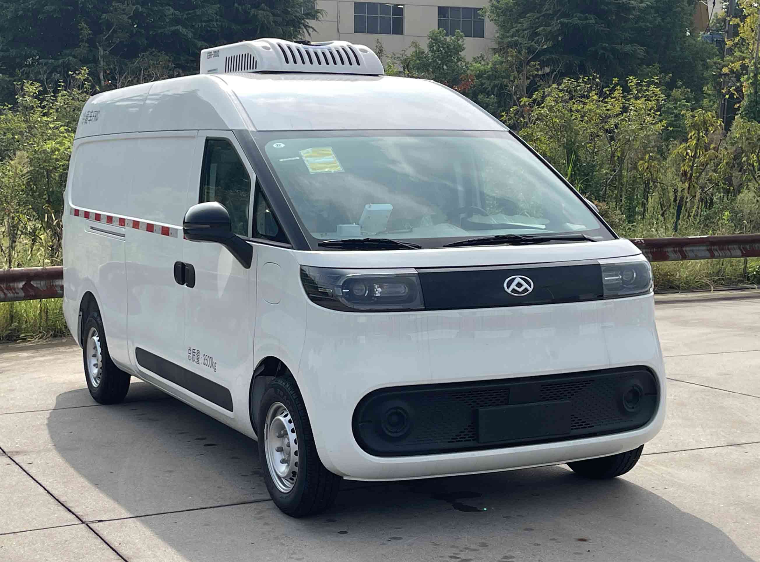 申驰牌SQL5041XLCU6BEV-J51纯电动冷藏车公告图片