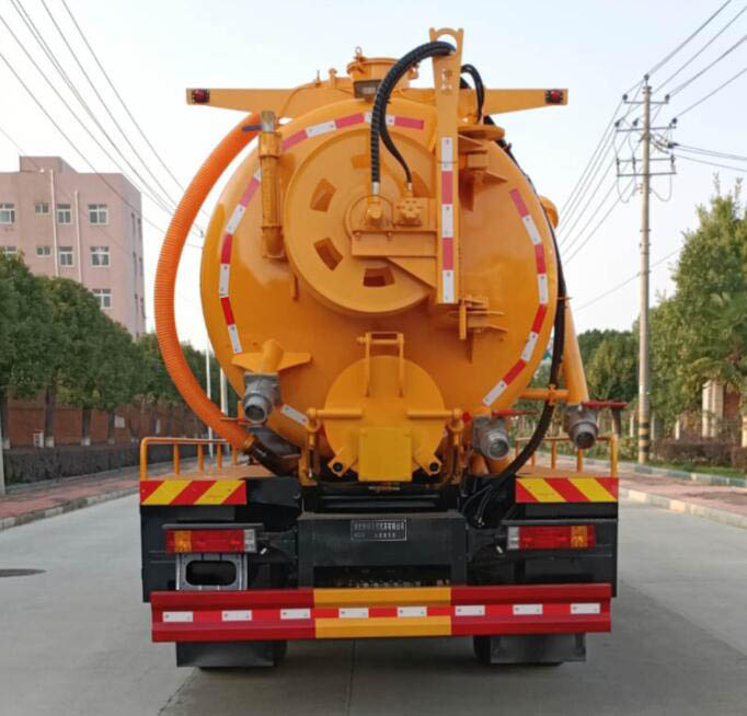 清洗吸污车图片