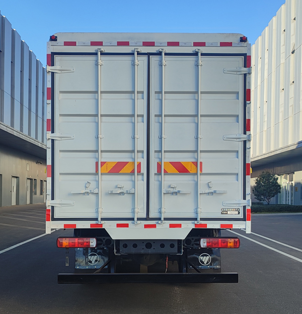 歐曼牌BJ5181CCQY6AAM-01畜禽運(yùn)輸車公告圖片