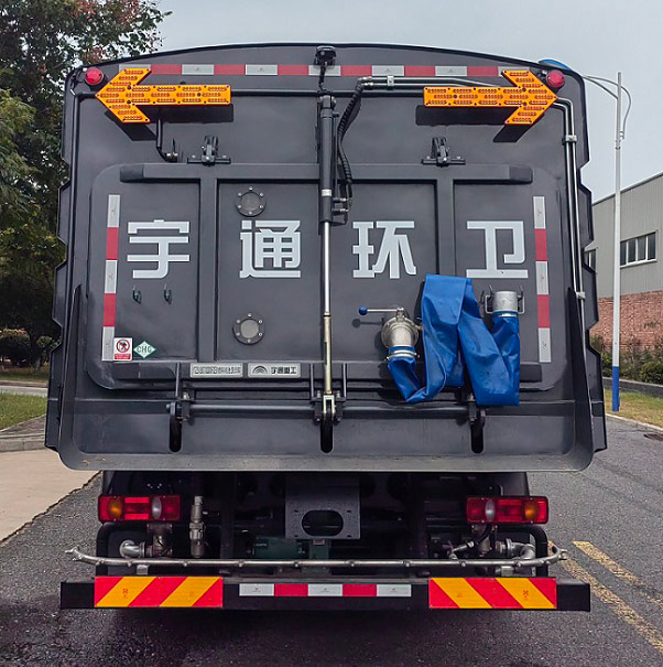 宇通牌YTZ5180TXSD5FCEV燃料电池洗扫车公告图片