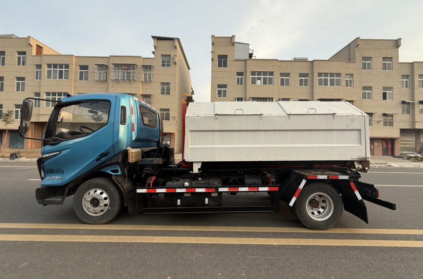 瑞雅晟牌RRR5041ZXXF車(chē)廂可卸式垃圾車(chē)公告圖片
