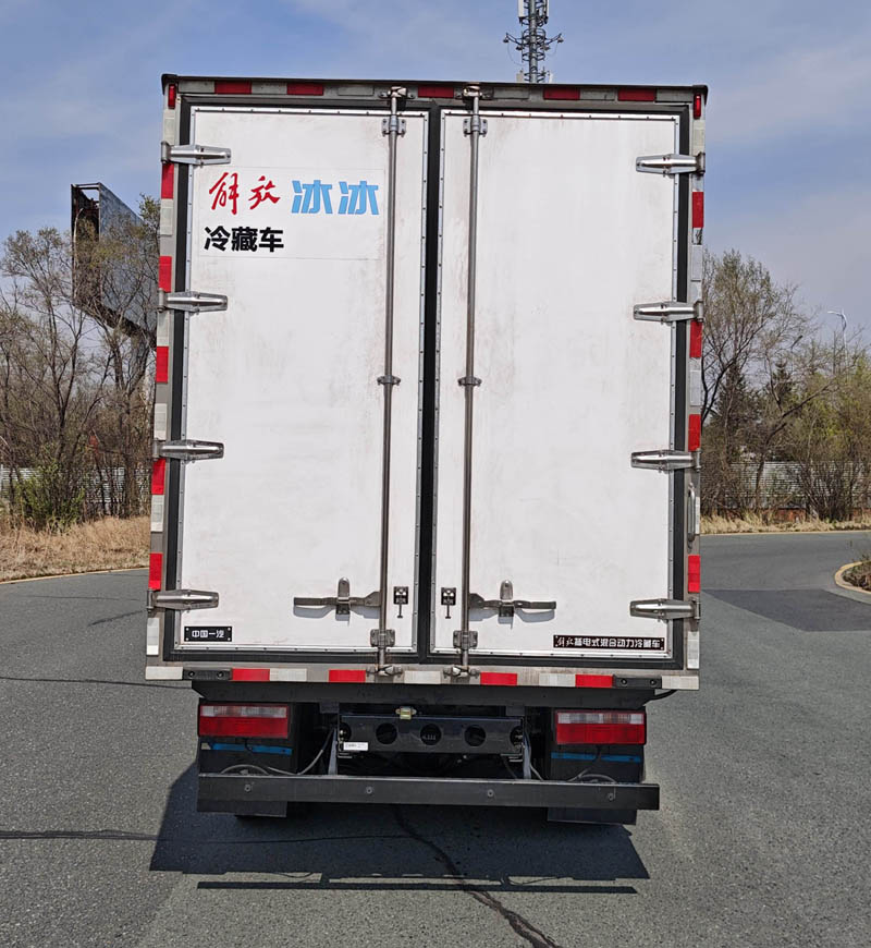 解放牌CA5043XLCP40K2L2E6PHEVA84插电式混合动力冷藏车公告图片