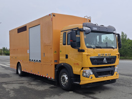 大流量排水抢险车