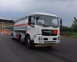 易燃液体罐式运输车