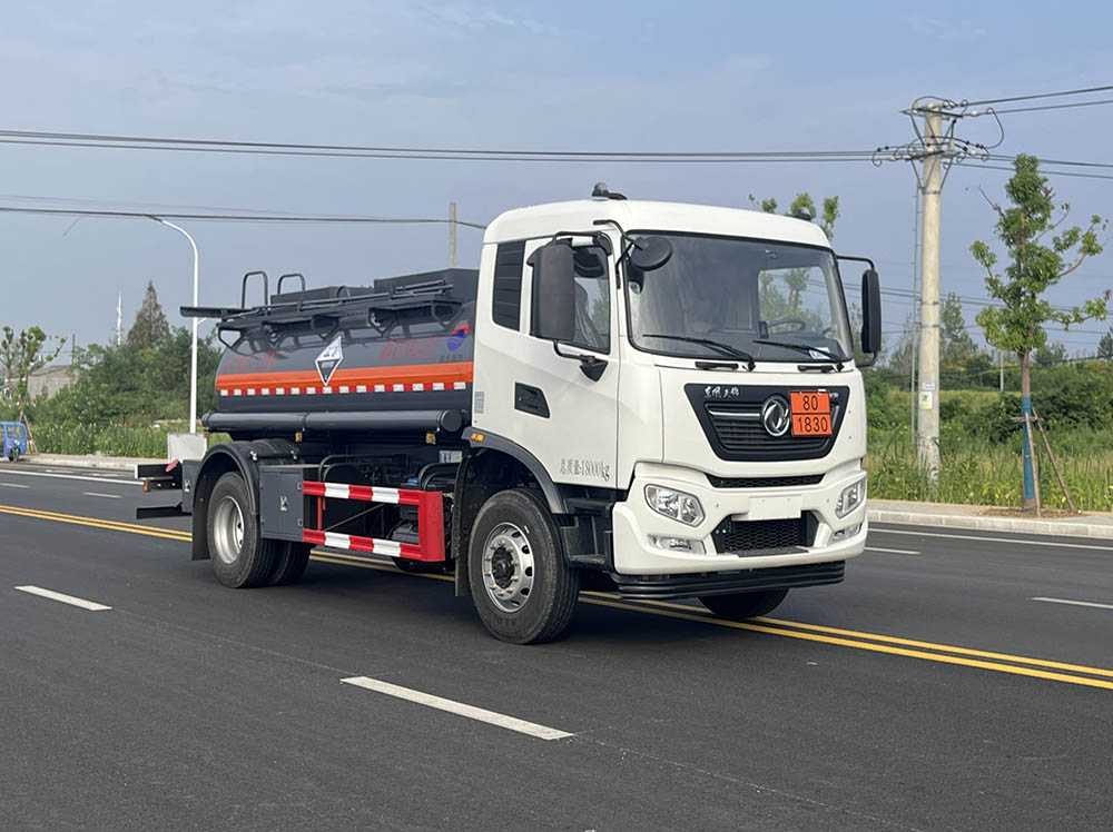 SCS5183GFWDFH6型腐蚀性物品罐式运输车图片