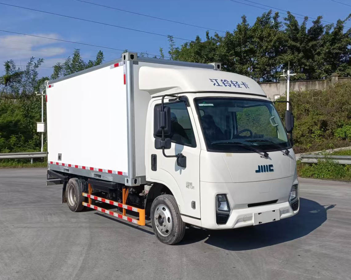 江鈴牌JX5040ZKXTEA26BEV純電動(dòng)車(chē)廂可卸式汽車(chē)公告圖片