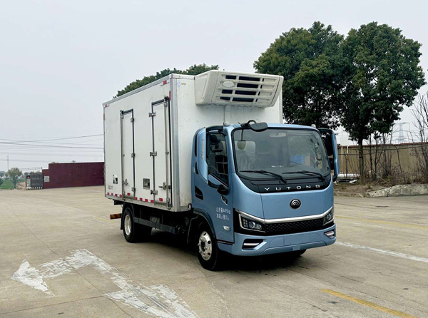 宇通牌ZKH5045XLCBEVB2541纯电动冷藏车