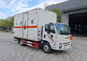程力牌CL5049XRY36BXW易燃液体厢式运输车