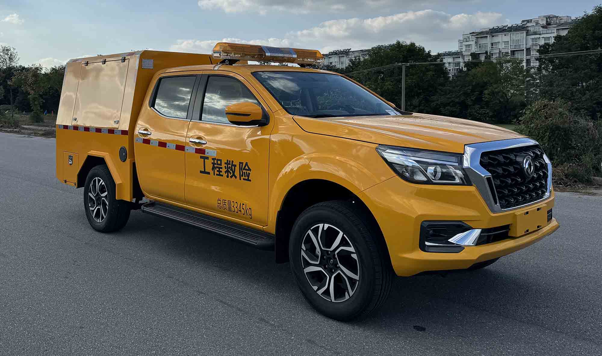 YMZ5032XXHZN6B2 跃迈牌救险车图片