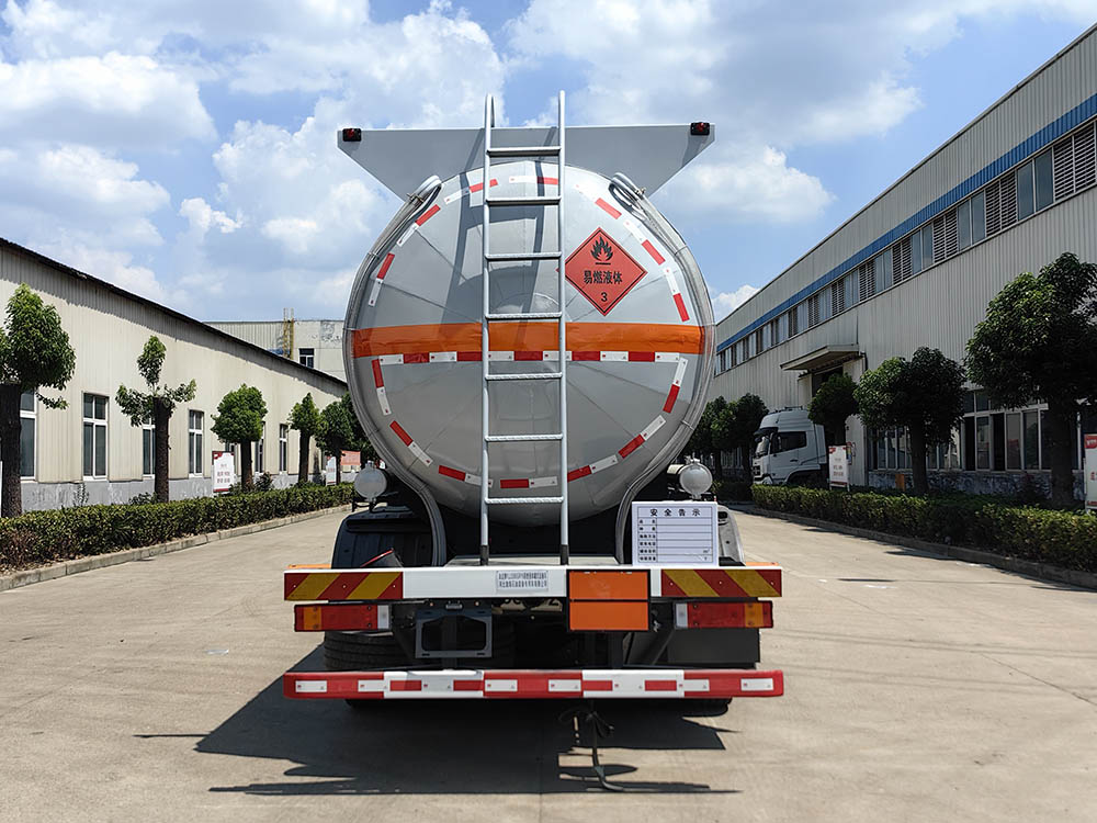 油龙牌YLL5260GRY6易燃液体罐式运输车公告图片