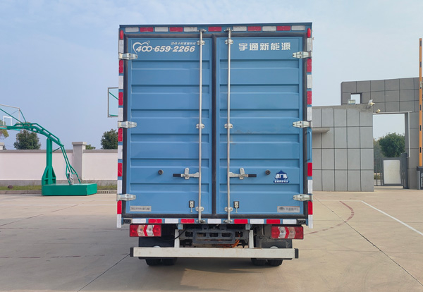 宇通牌ZKH5045XXYBEVB2551纯电动厢式货车公告图片