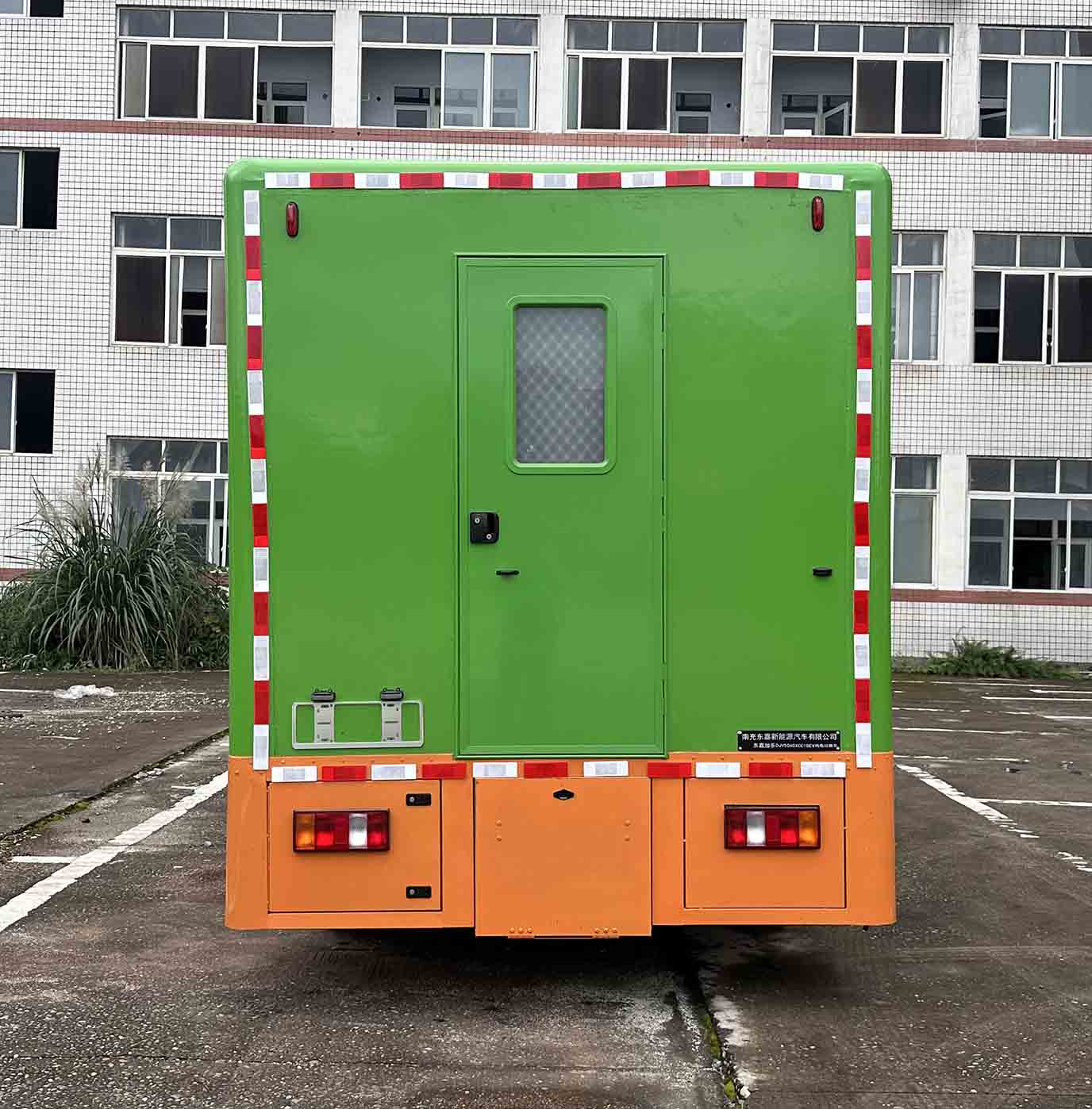 纯电动餐车图片