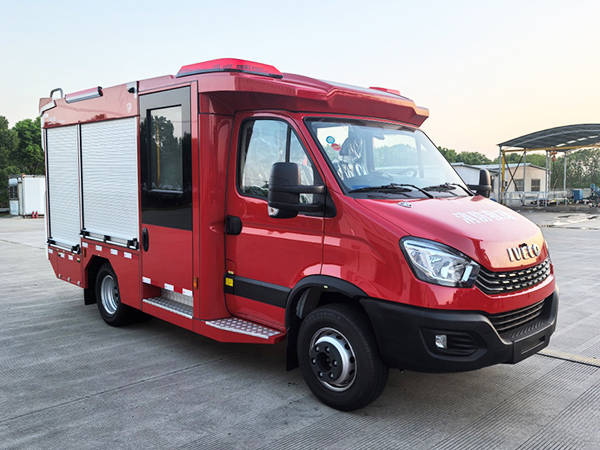 JDX5060GXFPM15/ER6 金盛盾牌泡沫消防车图片