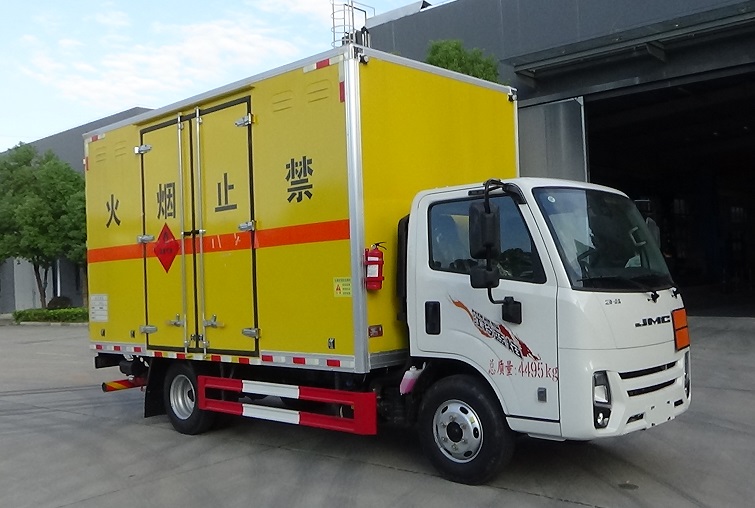 程力牌CL5049XRQ36BXW易燃气体厢式运输车