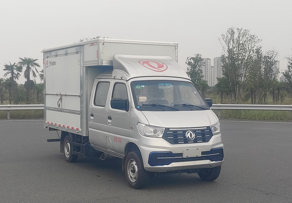 EQ5030XYKD60Q4AAC 东风牌翼开启厢式货车图片