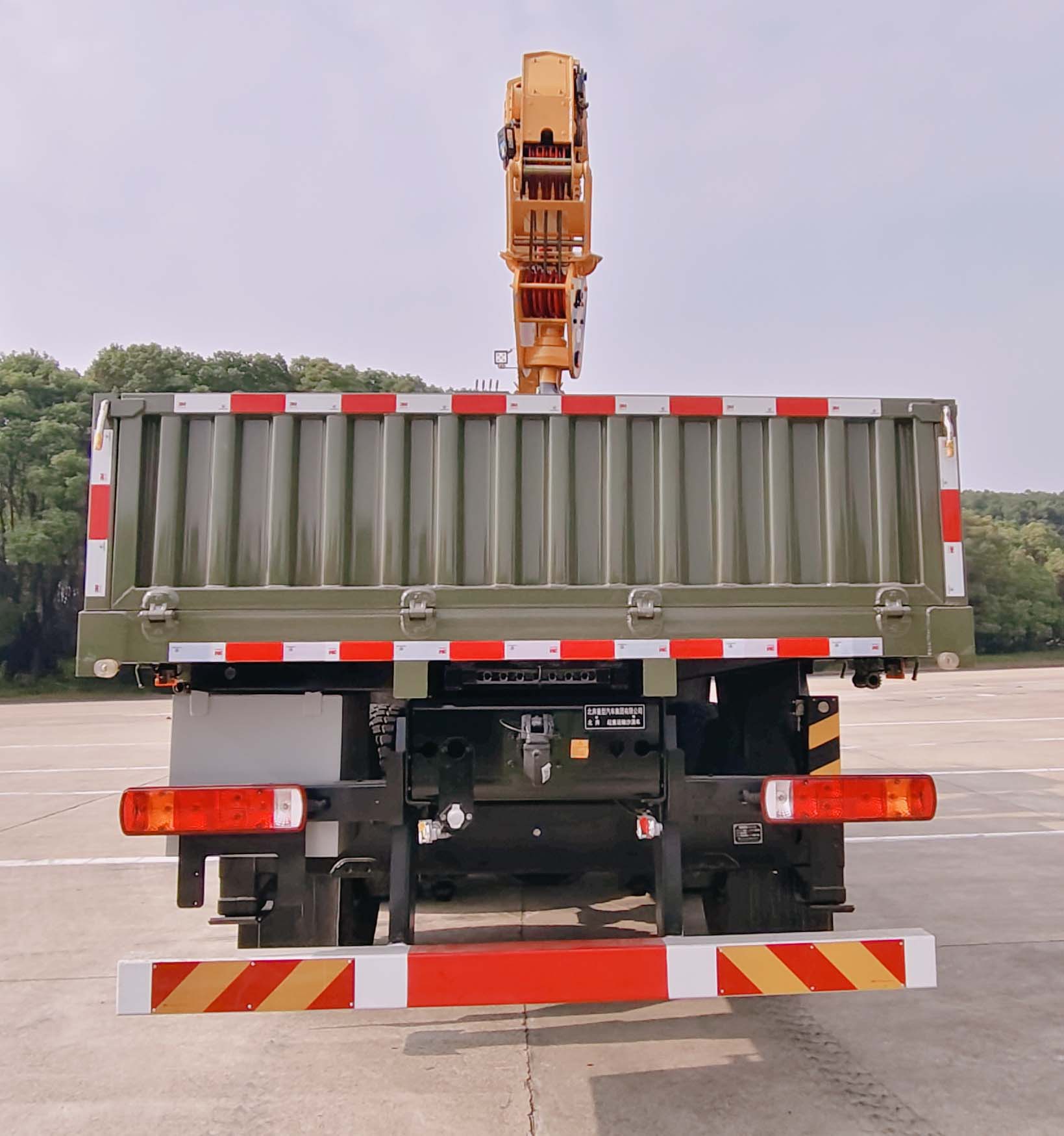 北奔牌ND5250TSMZ05起重运输沙漠车公告图片