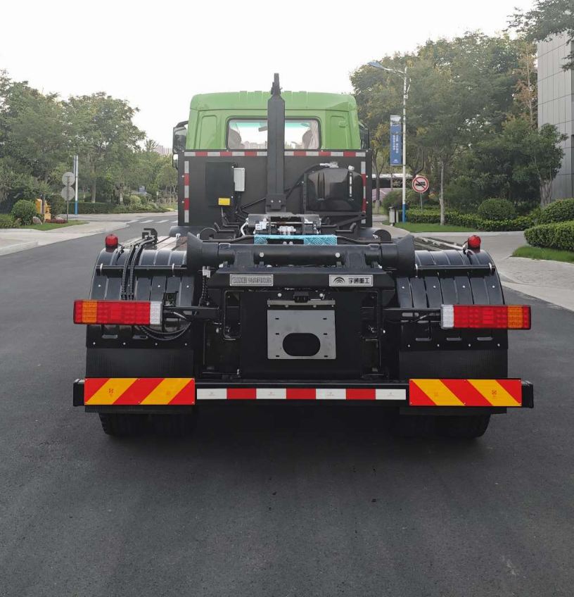 宇通牌YTZ5310ZXXD2BEV純電動車廂可卸式垃圾車公告圖片
