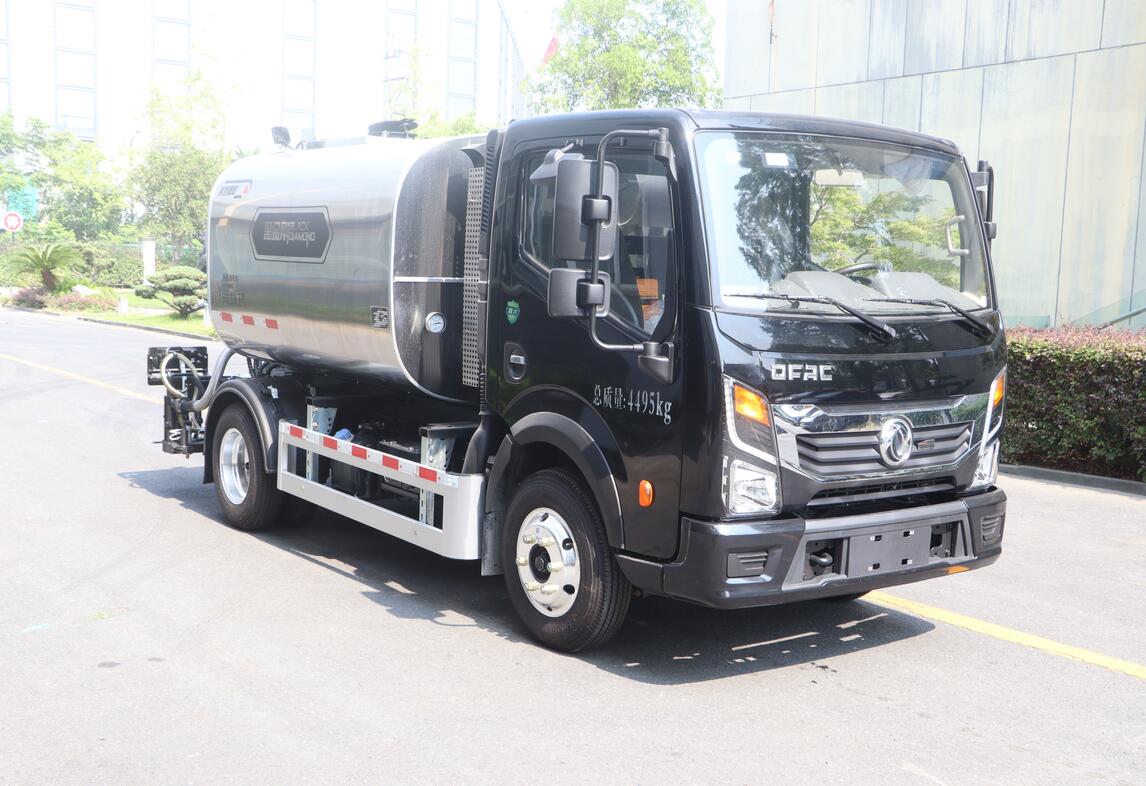 LMZ5040GLQ型沥青洒布车图片