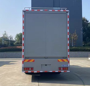 大流量排水抢险车图片