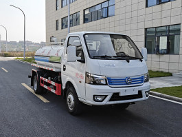 纯电动吸粪车