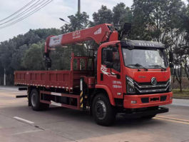 随车起重运输车