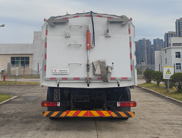 福龍馬牌FLM5184TXSFMBEV純電動洗掃車公告圖片