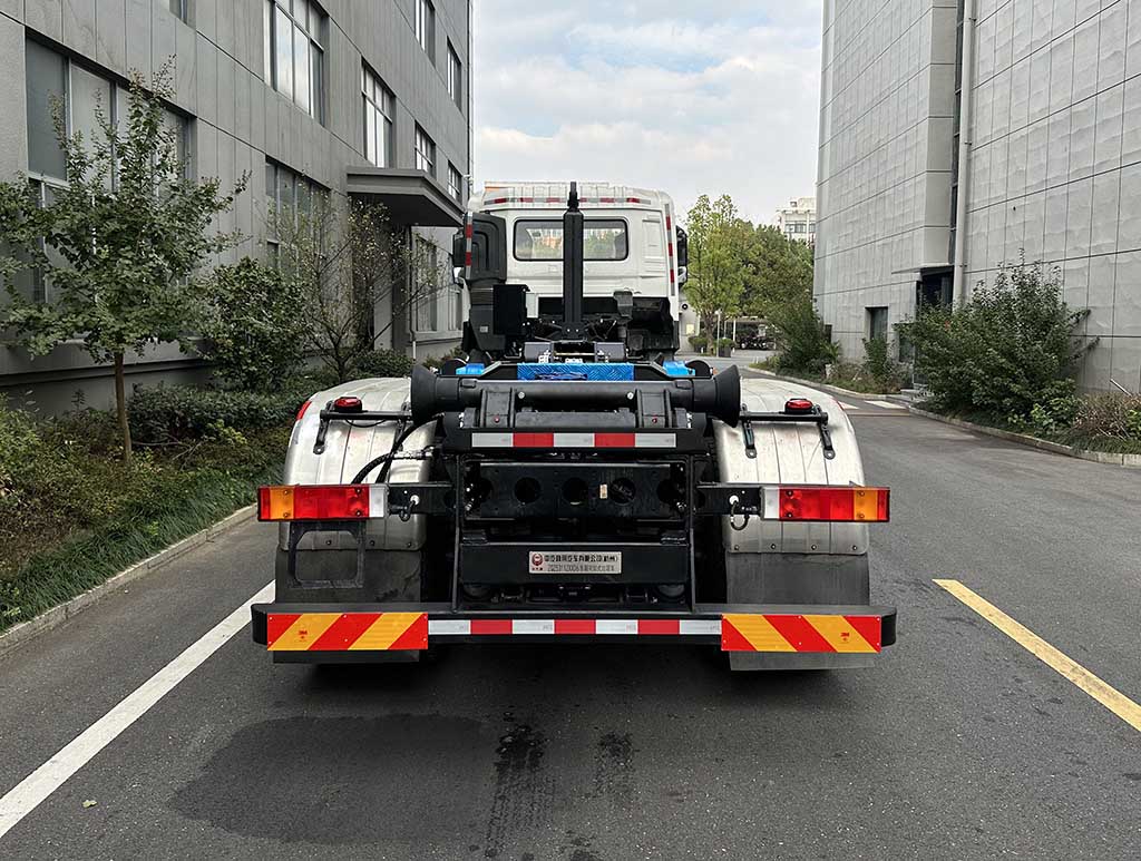 中汽牌ZQZ5311ZXXD6車廂可卸式垃圾車公告圖片
