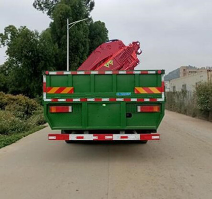 乘龙牌LZ5315JSQH5FC1随车起重运输车公告图片