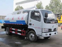 吸粪车