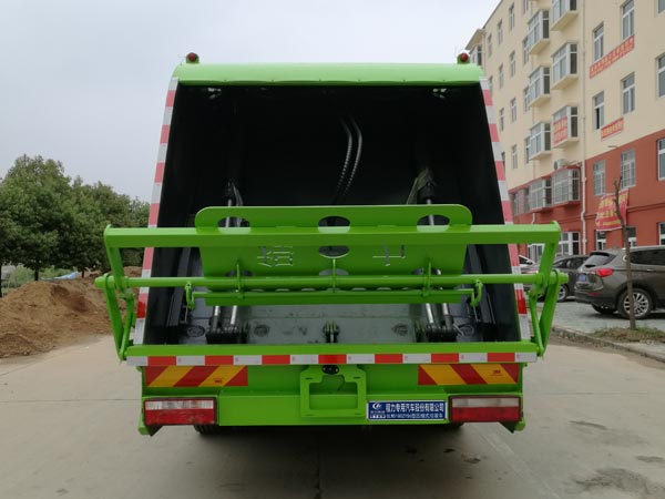 东风股份多利卡D9 CLW5180ZYS6压缩式垃圾车公告图片