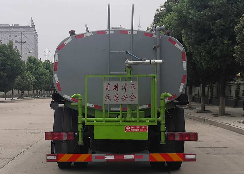 绿化喷洒车图片